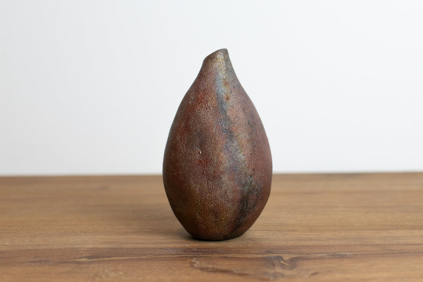 metallic teardrop raku vase 01