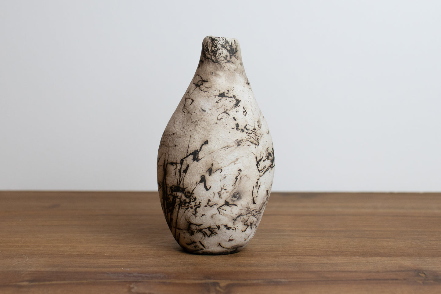 black & white teardrop raku vase 01