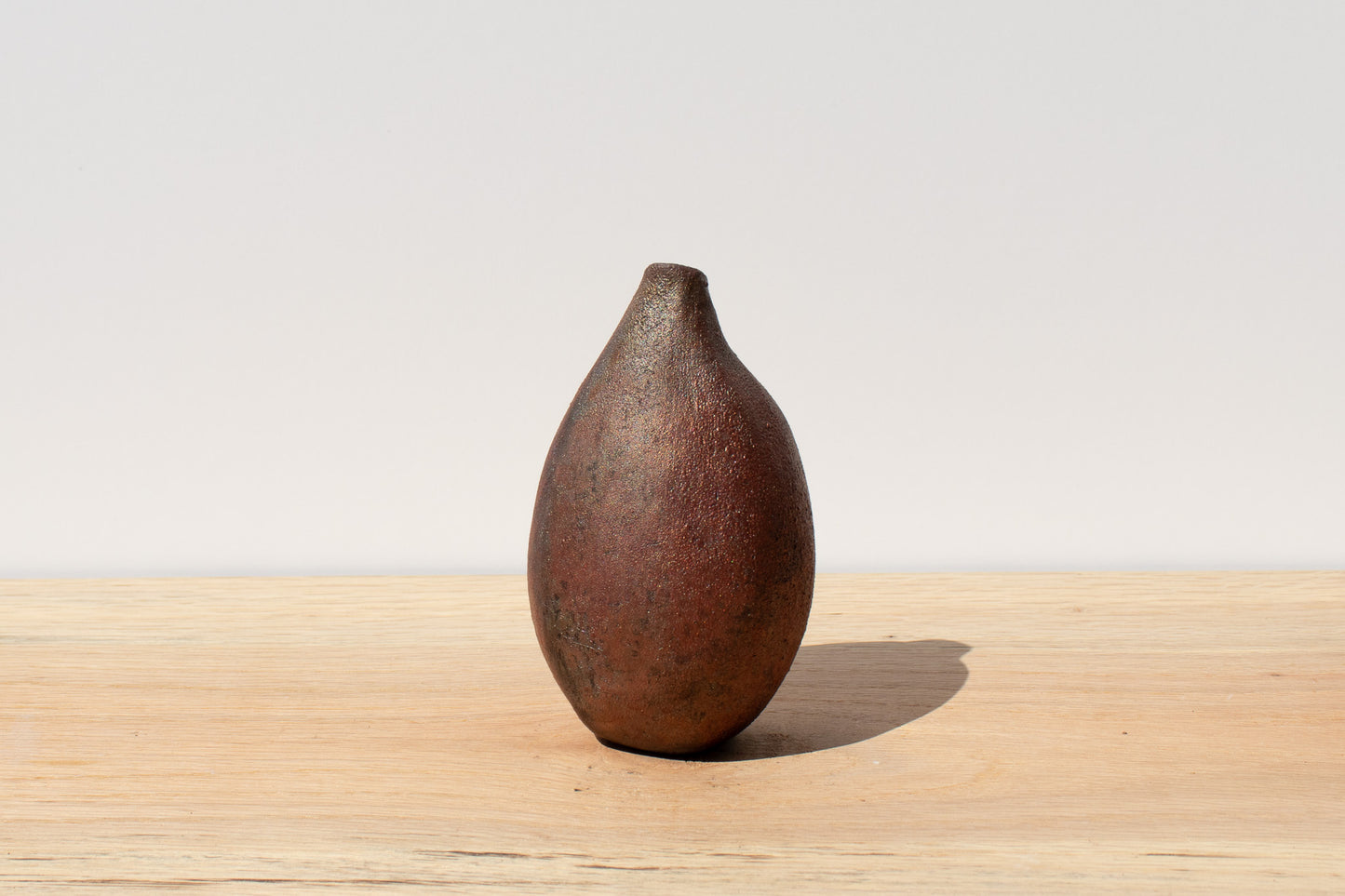 metallic teardrop raku vase 01