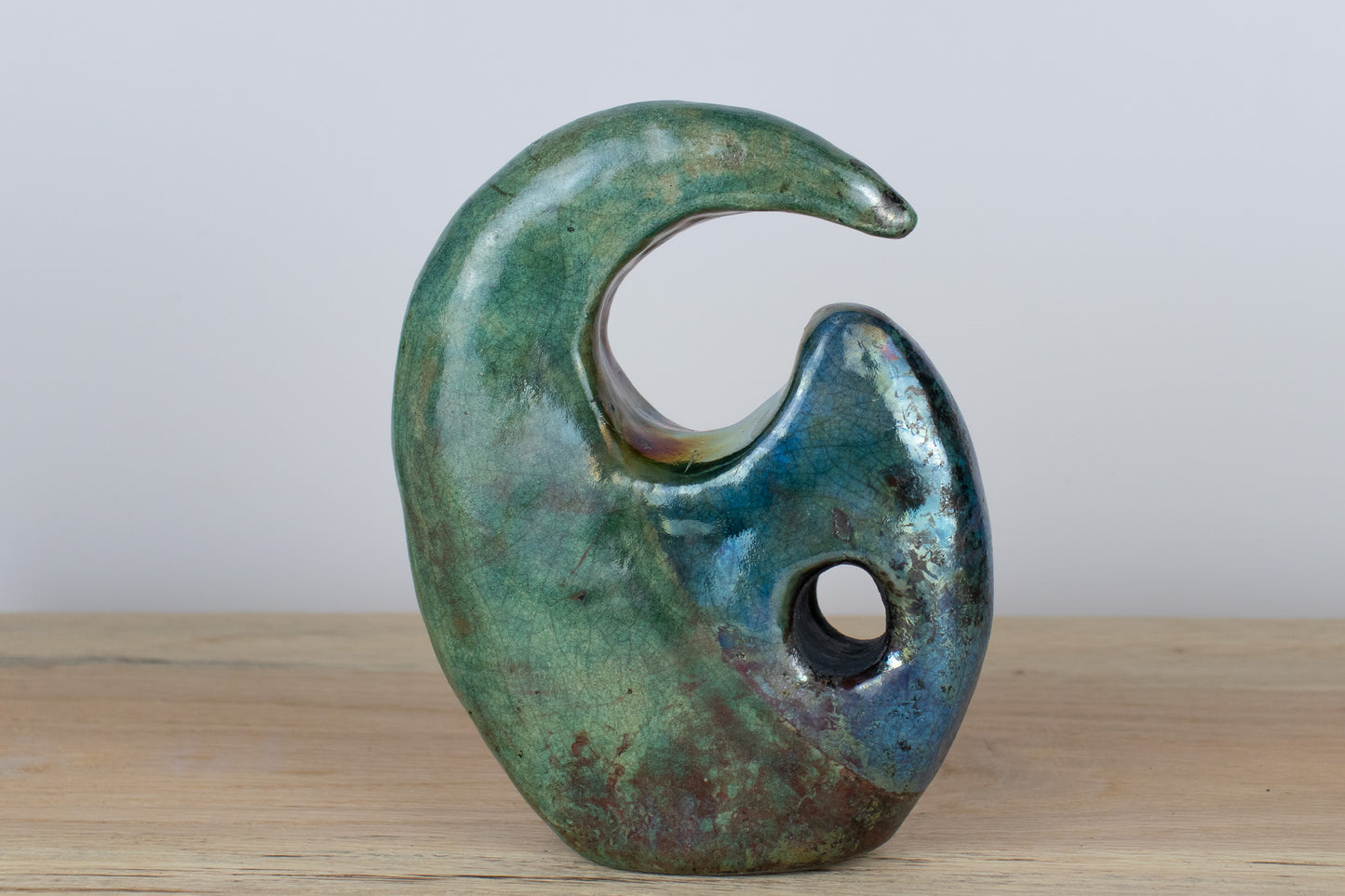 undercurrent loop sculpture 02 | raku sculpture