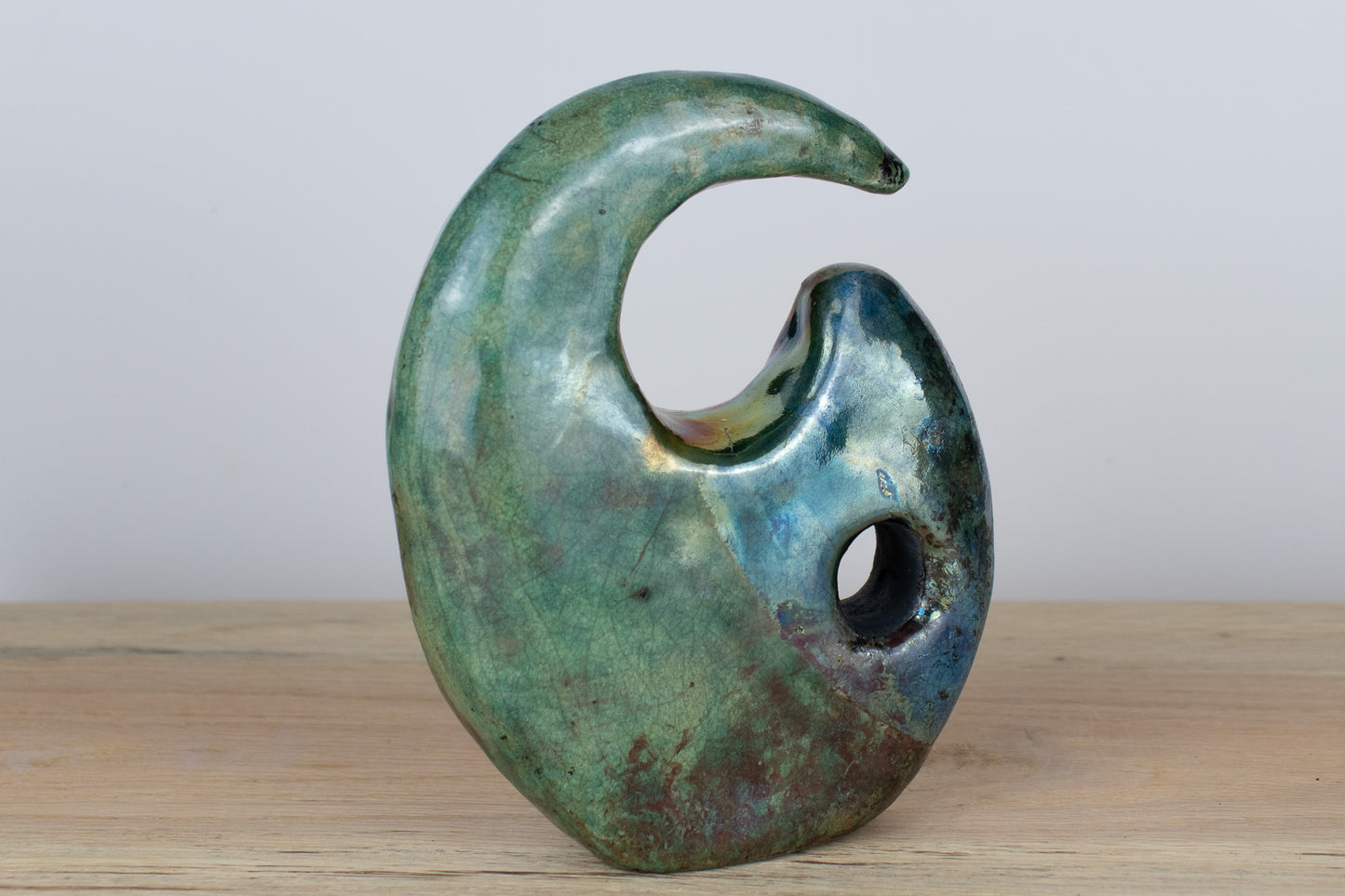 undercurrent loop sculpture 02 | raku sculpture