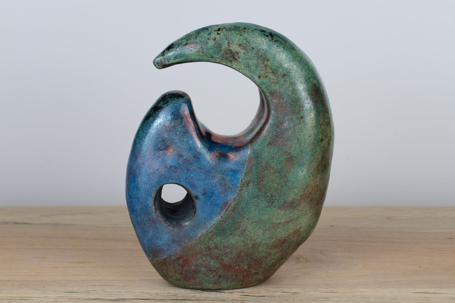 undercurrent loop sculpture 02 | raku sculpture