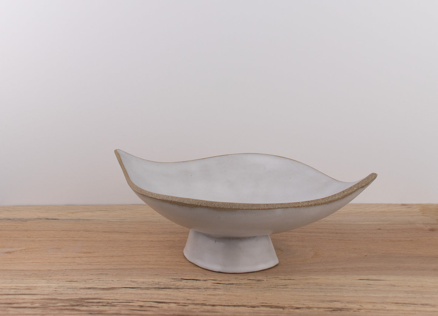 pedestal dish