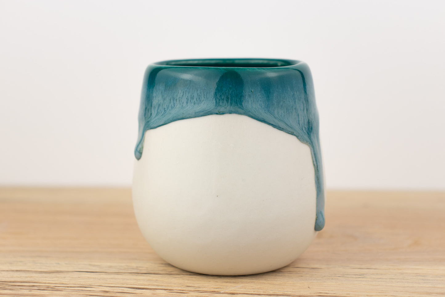 winter shores wine glass