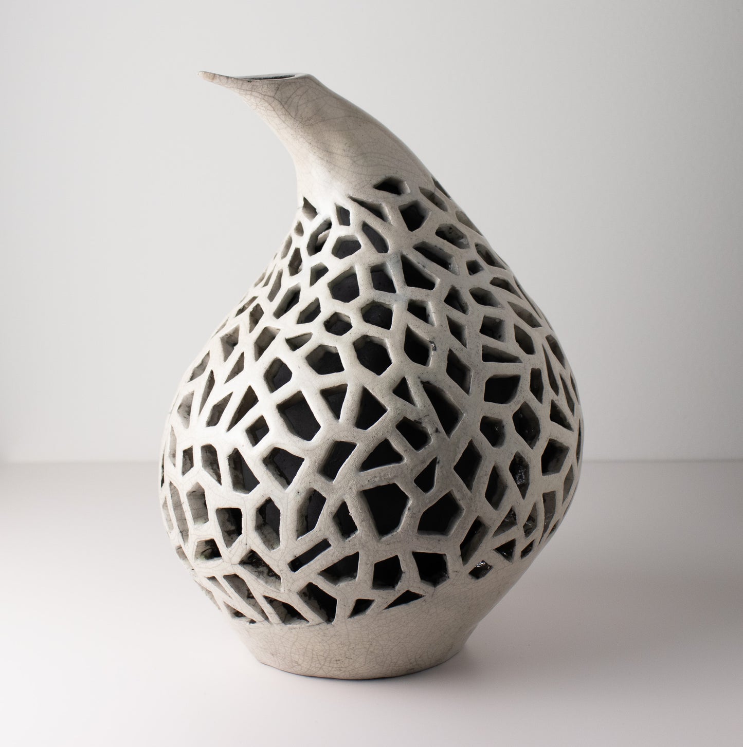 thorli point vessel 01 | raku vessel