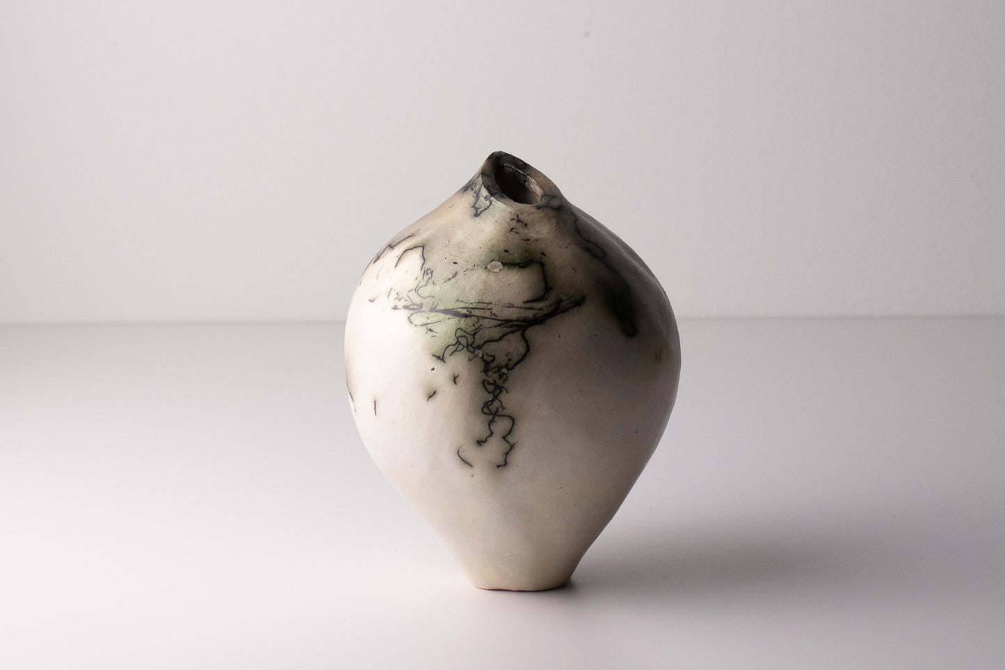 black & white raku vessel 05 | with mica