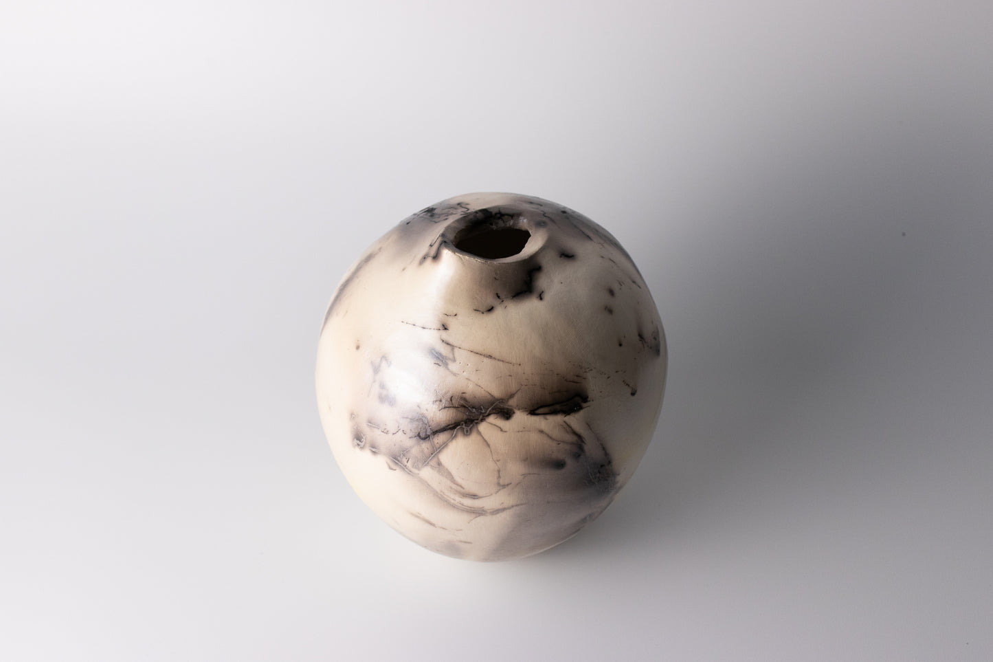 black & white raku vessel 08 | with mica