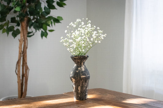 weathered ridge vase