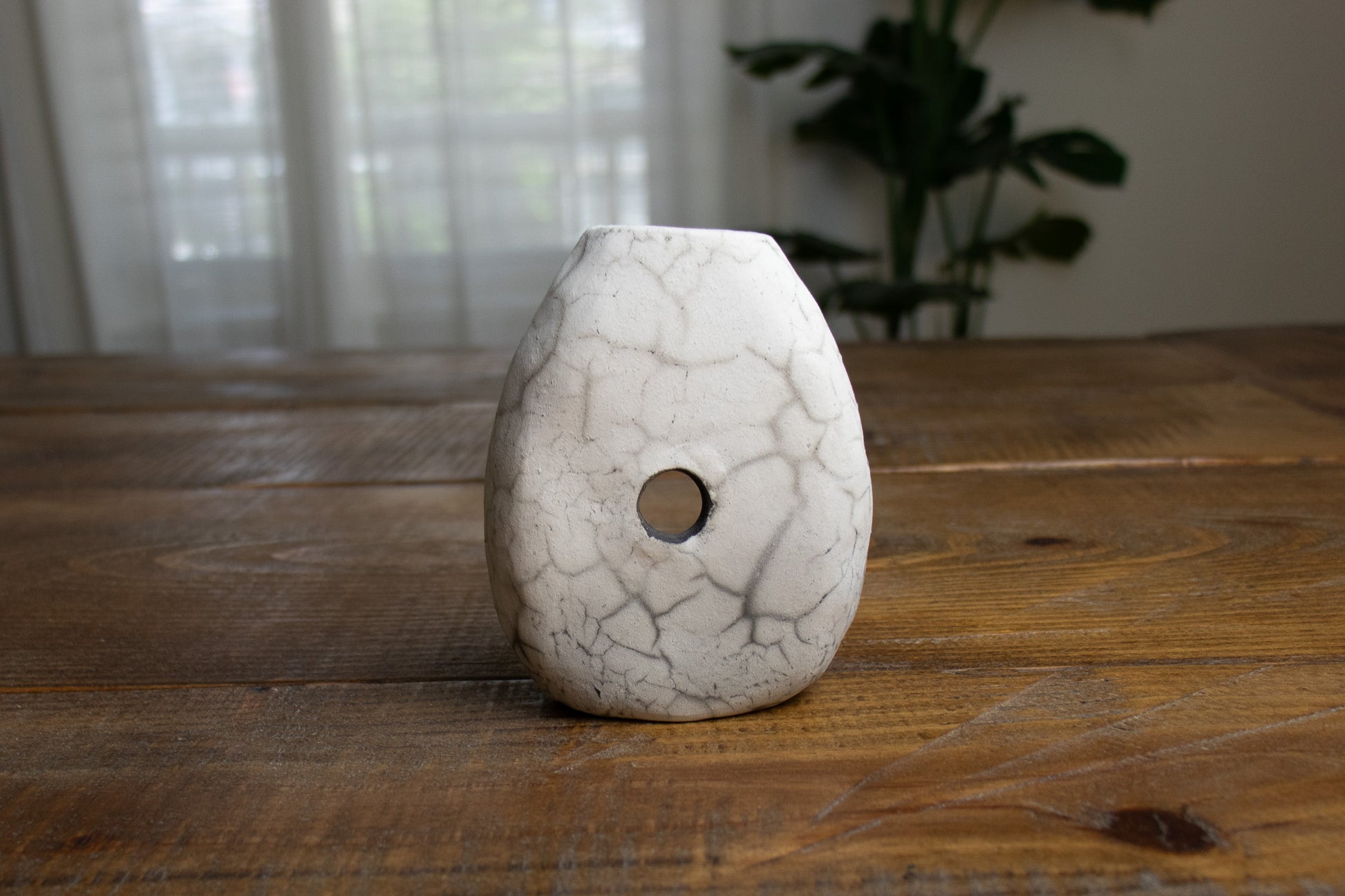 black & white loop raku vase 03 - harlow