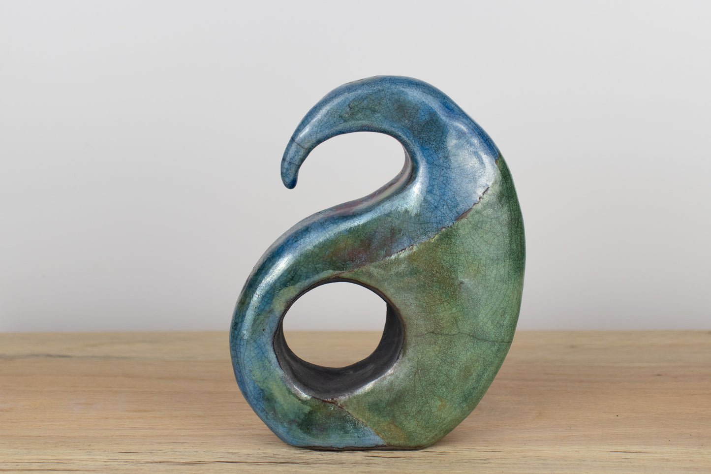 undercurrent loop sculpture 01 | raku sculpture