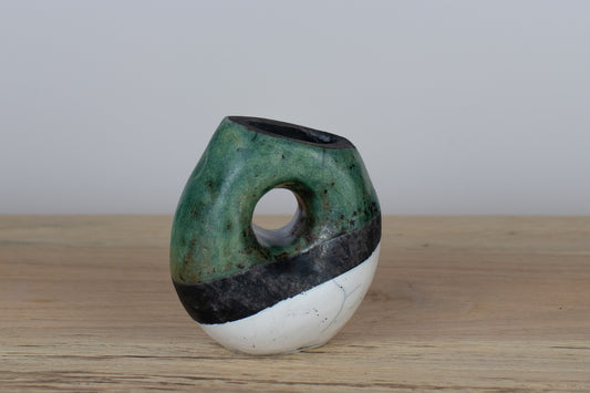 undercurrent loop vase 01 | raku vase