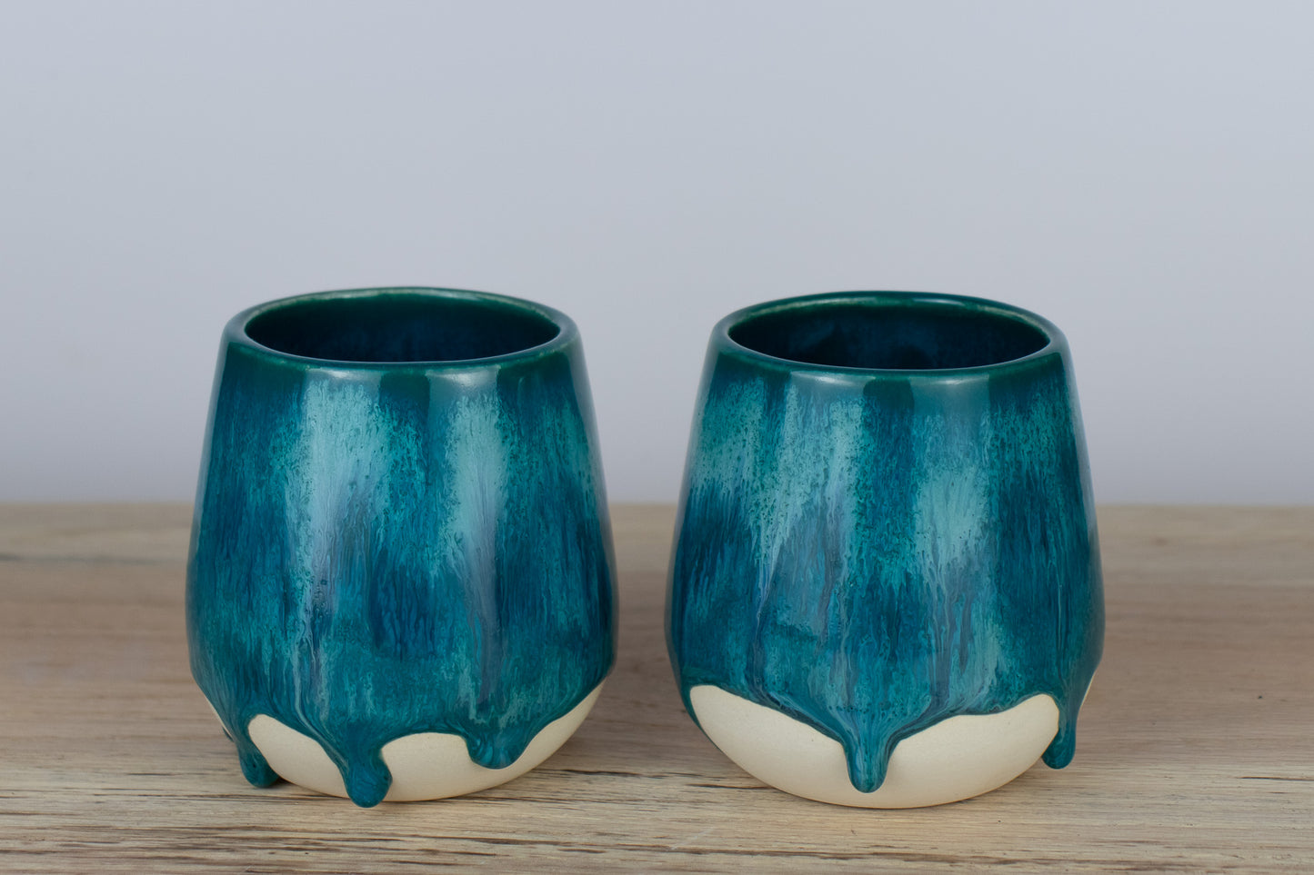 blue current stemless wine glass