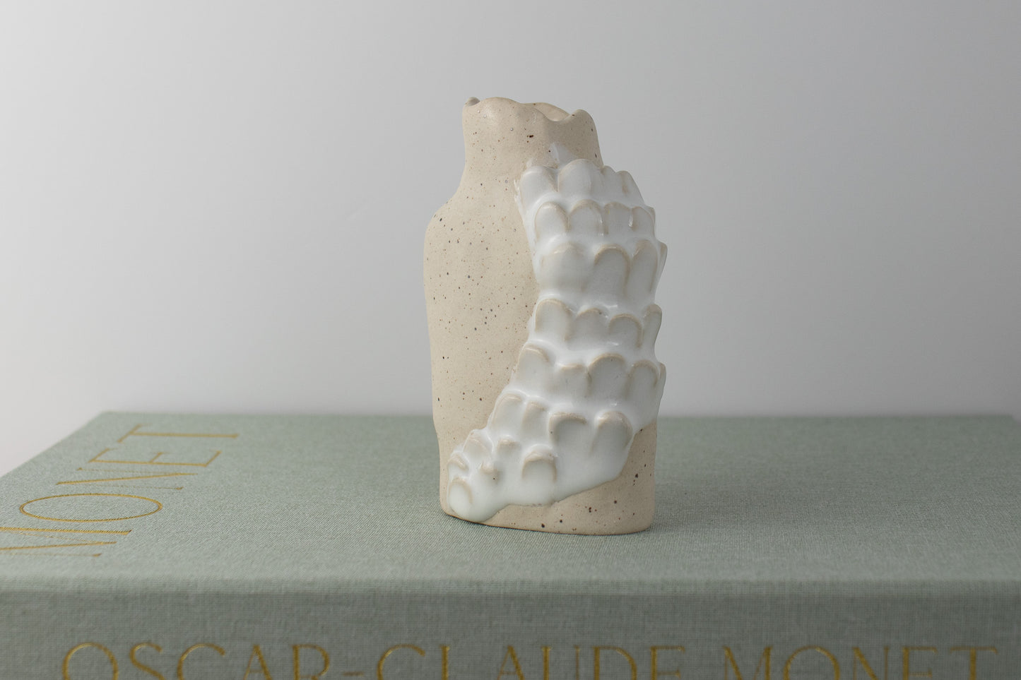 soft relief study vase 01