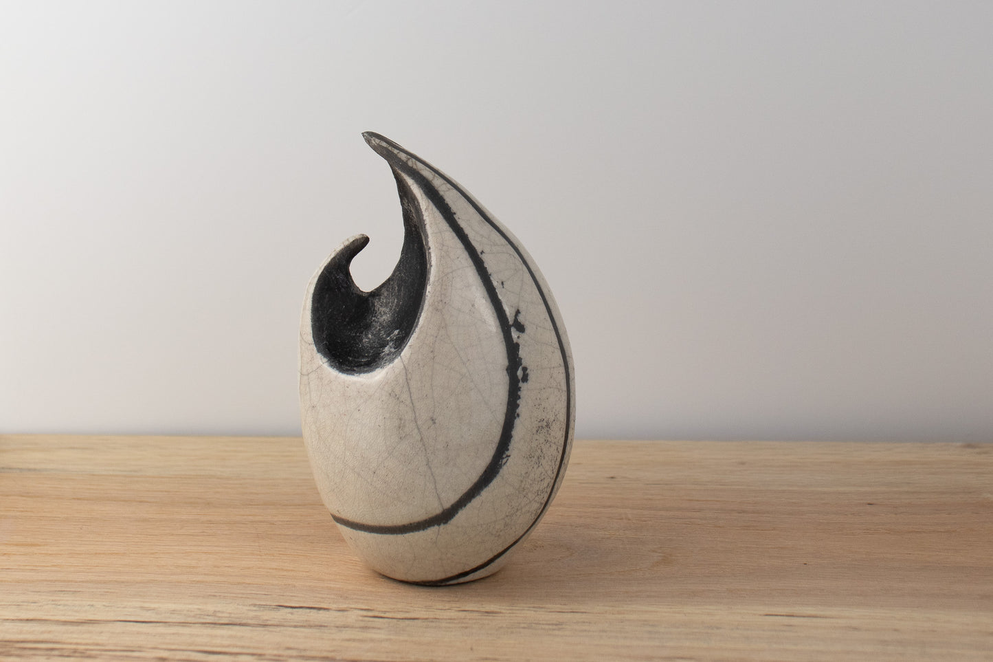 cresting silhouette 01 | raku sculpture