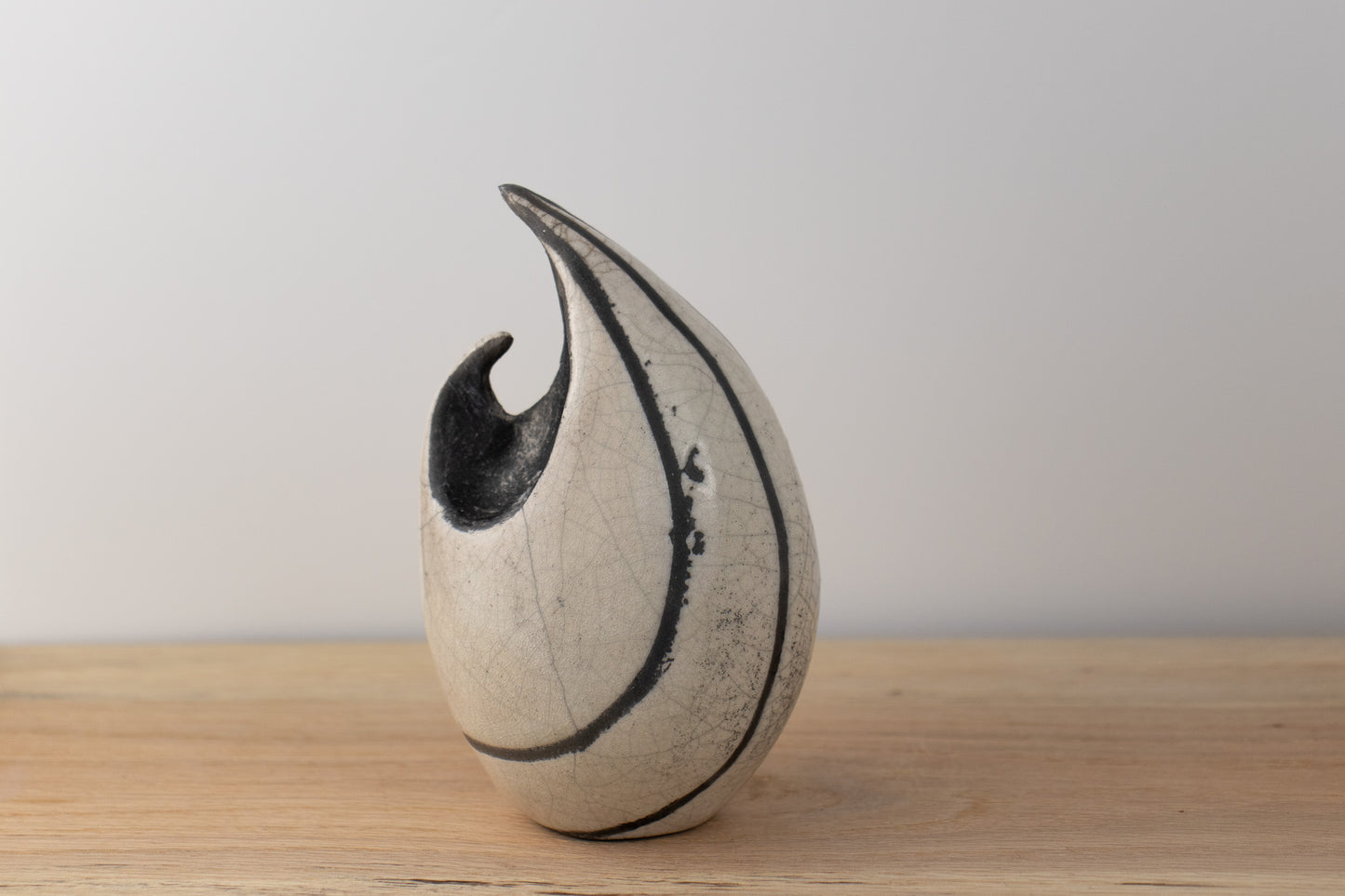 cresting silhouette 01 | raku sculpture