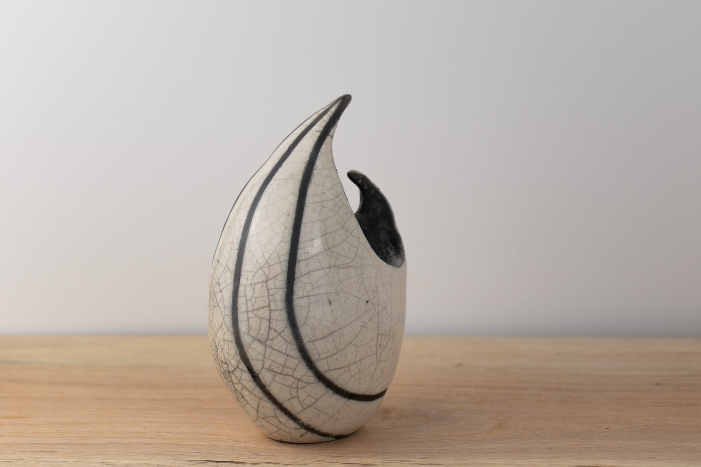 cresting silhouette 01 | raku sculpture